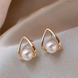 Gold Pearl Stud Earrings